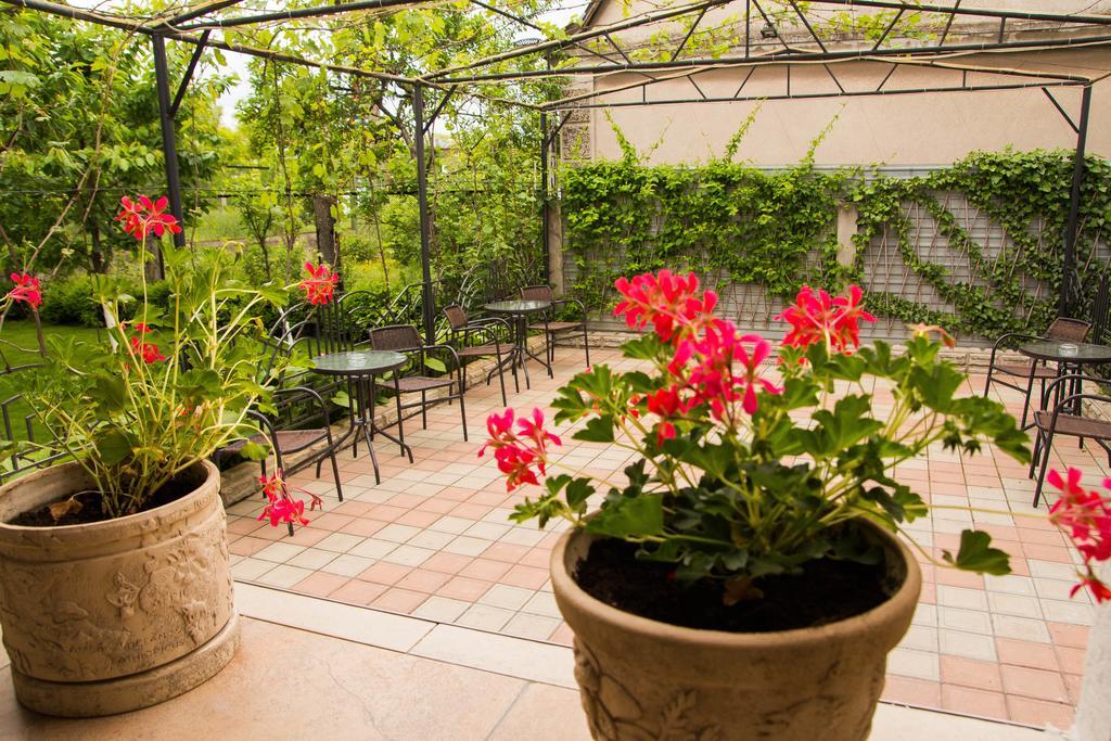 Yuzhniy Dvorik Aparthotel Odessa Luaran gambar