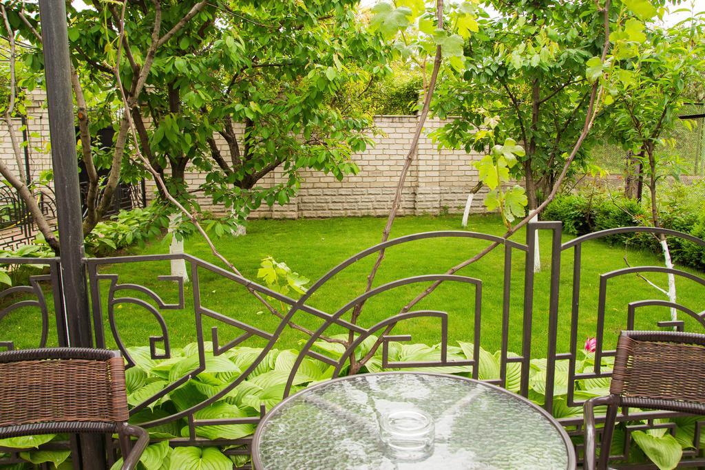 Yuzhniy Dvorik Aparthotel Odessa Luaran gambar
