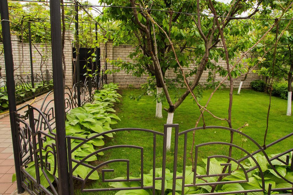 Yuzhniy Dvorik Aparthotel Odessa Luaran gambar